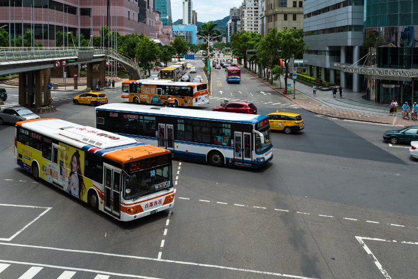 電動巴士政策，2023年將不予補助燃油公車